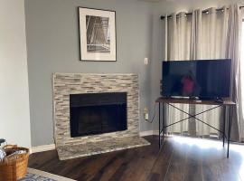 1 Bed Condo Near LK Ray Hubbard, holiday rental in Garland