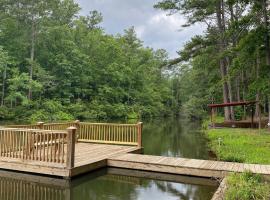Lakefront Hamilton Cabin with Dock and Fire Pit!, hotel with parking in Hamilton