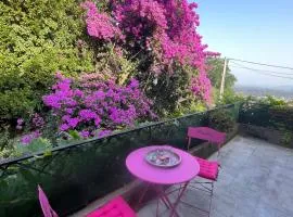 Haut de villa 2 chambres - vue mer - parking privé