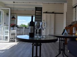 Domek na Winnicy Zagrabie, hotel em Rybna