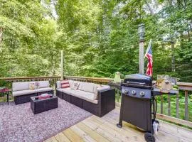 North Carolina Abode with Fire Pit and Mountain Views!