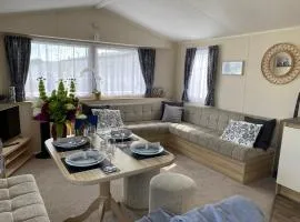 Comfy Cosy Caravan_Romney Sands