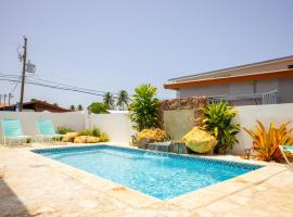 R&V Combate Beach House 1 with Pool, feriebolig i Cabo Rojo