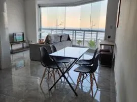 Frente mar, pé na areia !!