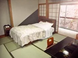 Yumura Onsen Tomiya - Vacation STAY 81718v、湯村にある鳥取空港 - TTJの周辺ホテル