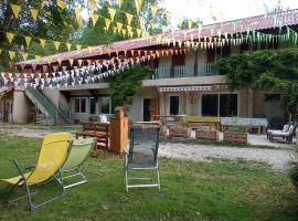 Gîte de Montagne Salle de Fête Thorenc, hostal o pensió a Andon