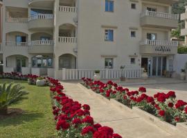 Vila V Lux Apartments, lejlighedshotel i Petrovac