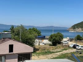 Zübeyde Hanım Apartmanı, hotel in Erdek