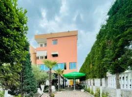 Bajovah Apartments & Restaurant