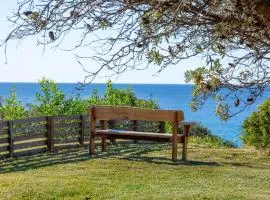 Aqua Beachfront - Pet Friendly - 2 Mins Walk to Beach