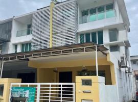 Homestay Raudhah, Taman Gombak Ria, hotel v destinaci Batu Caves