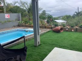 Eco Lodge Self-Catering 1-2, chalet de monta&ntilde;a en Mah&eacute;