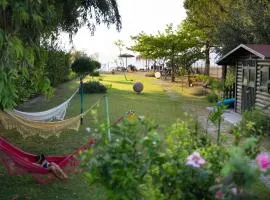 Beach Villa Next To The Waves!