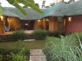 Maison en bambou, éco lodge, cottage di Pila