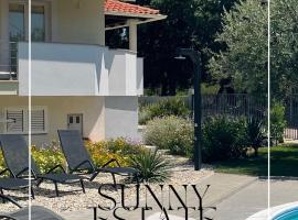 Sunny Apartments, hotel di Zaton