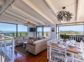 Abalone Beach House, hotel with pools in Keurboomstrand