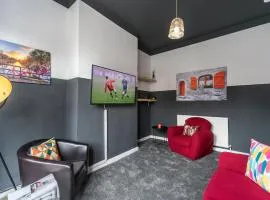 3 bedroom Shalom Sleeps 5 - Ideally Located in Hull- 2 Mins walk to Vibrant Newland Ave