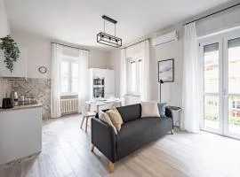 Secondo Arò Modern Balcony Flat