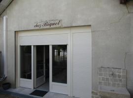 Chez Biquet, hotel i Cercy-la-Tour