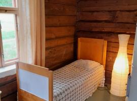 Cozy cottage by the lake, hotel di Lohja