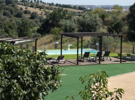 Aires da Serra Hotel, hotel with parking in Torres Novas