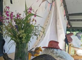 Glempings Dabas Zirgi – luksusowy namiot 