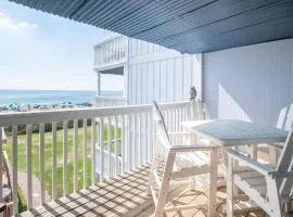 Oceanfront Condo with pool - Walk to the Tiki Bar