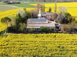 La Casa di Tara B&B Armonia e Natura, hótel í Recanati