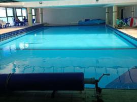 Pool, Sauna, Gym & Spa @ Beach-Front Apartment Hotel，亞實基倫的飯店