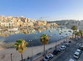 B&S Accommodation Seafront Duplex Penthouse Marsascala, Malta