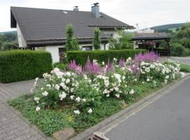 Ferienwohnung Obstgarten, cheap hotel in Bad König