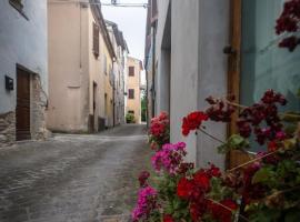 Nel tranquillo centro d'Isola, tradicionalna kućica u gradu 'Isola di Fano'
