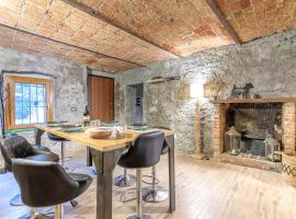 Cascina Liebe con Idromassaggio, holiday home in Ozzano Monferrato