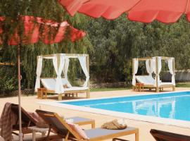 Llucatx Menorca – hotel w mieście Son Parc