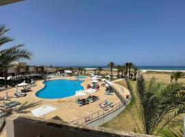 Beachfront Apartment 105- Hotel Andalucia, hotel di Bizerte