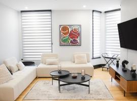 Eat, Explore & Enjoy Downtown Montreal at this Sleek City Escape located in Plateau Mont-Royal - Apt 4