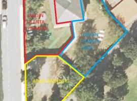 Kotedža Casa con Jardín con 2 alojamientos, con jardines no compartidos y aparcamiento privado pilsētā Noha