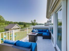 Jackson Lakefront Getaway with Balcony, Dock Access, villa in Jackson