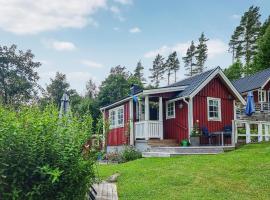 Awesome Home In Henn With House Sea View, huvila kohteessa Henån