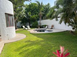 Casa Iola, hotel with pools in Cancún