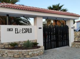 Lúcar에 위치한 주차 가능한 호텔 Finca El Espilo