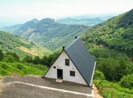 BULUT BUNGALOW, hotelli Akcaabatissa