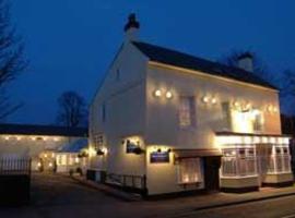 De Vere Arms Hotel, hotel v destinaci Earls Colne