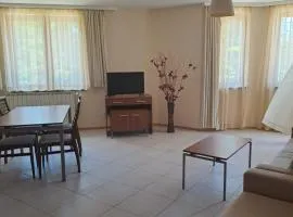 Rista apartment, Villa Park