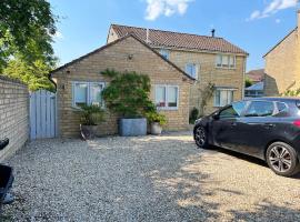 Self contained annex with full kitchen, hotel in Witney