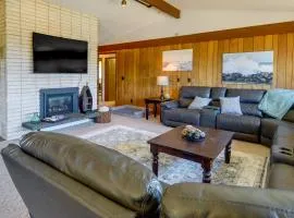 Westport Retreat with Pool Table Walk to State Park
