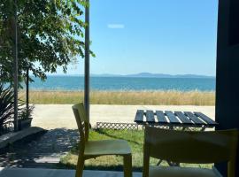 Aliara Dilara Beach Apartments、ポモリエのホテル