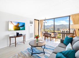 Stunning Mountain View Condo, Near Beach with Parking, holiday rental in Honolulu