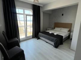 Havalimanına 10 dk deniz manzaralı özel oda, hotel in Arnavutköy