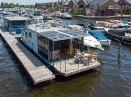 Tiny Houseboat De Woudaap - I